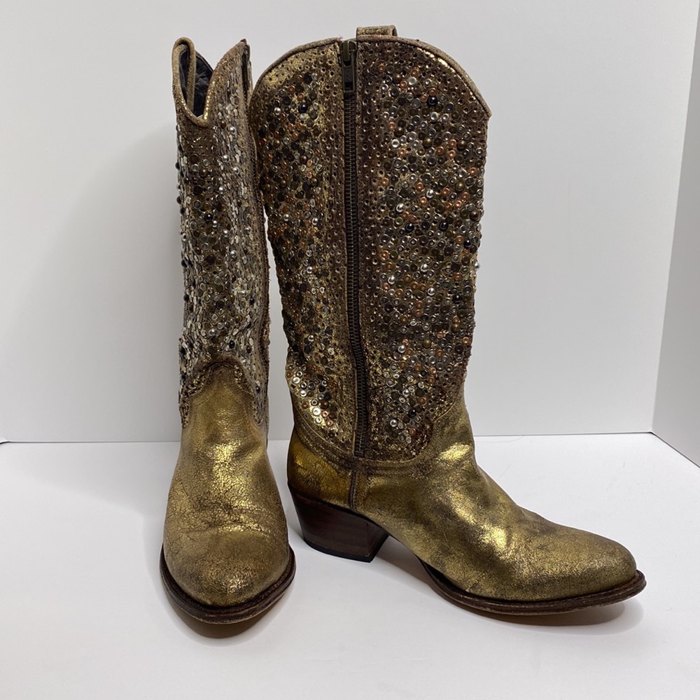 Frye Deborah Distressed Leather Studded Boots size 7